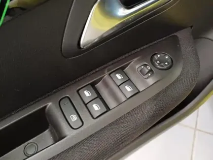 Photo 11 Peugeot 208  1.2 PureTech 75ch S&S Active