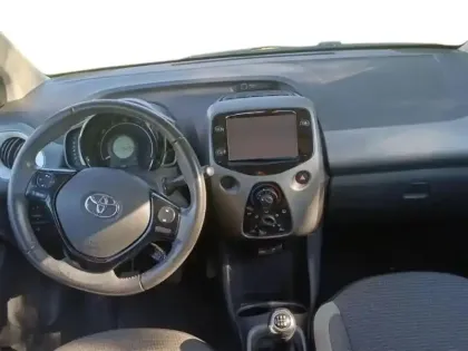 Photo 10 Toyota Aygo  1.0 VVT-i 72ch x-play 5p MY20