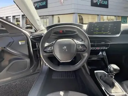 Photo 11 Peugeot 2008  PureTech 100 S&S BVM6 Allure Pack
