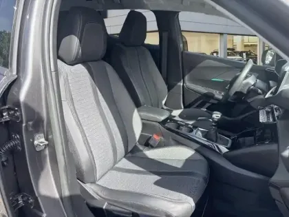 Photo 8 Peugeot 2008  PureTech 100 S&S BVM6 Allure Pack