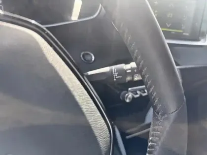 Photo 17 Peugeot 2008  PureTech 100 S&S BVM6 Allure Pack