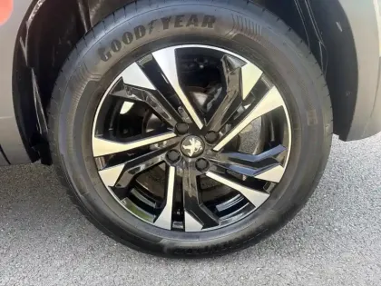 Photo 14 Peugeot 2008  PureTech 100 S&S BVM6 Allure Pack