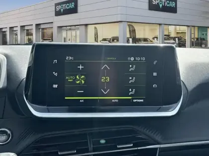 Photo 21 Peugeot 2008  PureTech 100 S&S BVM6 Allure Pack