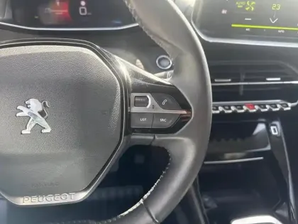 Photo 19 Peugeot 2008  PureTech 100 S&S BVM6 Allure Pack