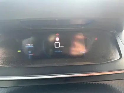 Photo 20 Peugeot 2008  PureTech 100 S&S BVM6 Allure Pack