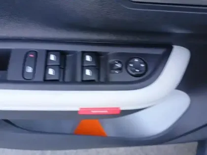 Photo 19 Citroën C3  Turbo 100 ch Manuelle Max