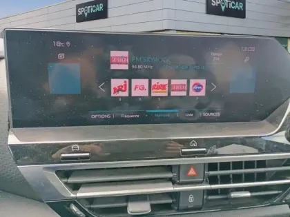 Photo 10 Citroën C4  BlueHDi 130 S&S EAT8 Shine