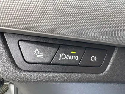 Photo 9 BMW X1  sDrive18d 150ch Business Design