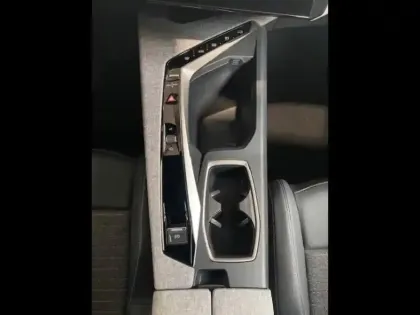 Photo 10 Peugeot 5008  Hybrid 145 Allure e-DCS6 GPS Camera Full Led