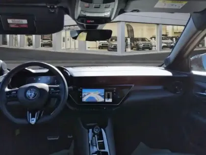 Photo 8 Alfa Romeo Junior  1.2 Ibrida 136ch DCT6