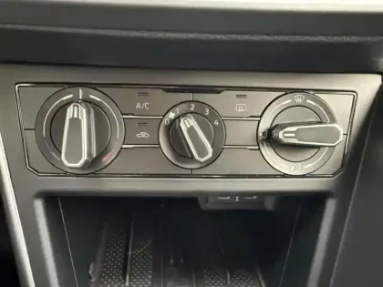 Photo 10 Volkswagen Polo  1.0 TSI 95ch VW Edition