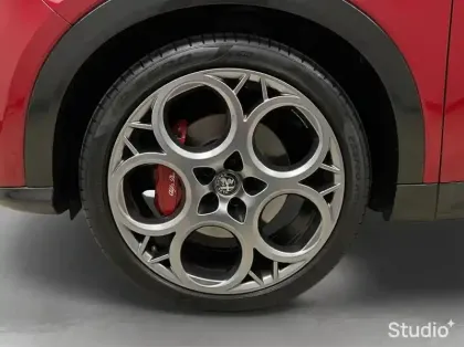 Photo 10 Alfa Romeo Tonale  1.5 Hybrid 130ch Edizione Speciale TCT