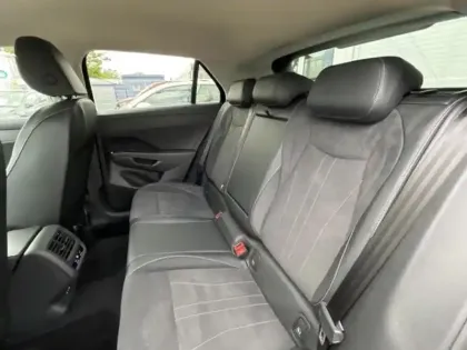 Photo 13 Volkswagen T-roc  1.5 eTSI 150ch Style DSG7