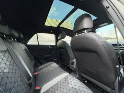 Photo 13 Volkswagen T-roc  2.0 TDI 150ch R-Line DSG7