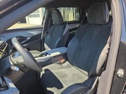 Photo 9 Peugeot 5008  Hybrid 136ch GT e-DCS6