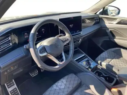 Photo 8 Volkswagen Tiguan 2.0 TDI 150ch DSG7 R-Line Edition