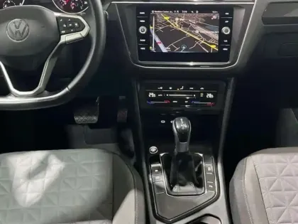 Photo 9 Volkswagen Tiguan 2.0 TDI 150ch DSG7 Life Plus