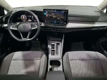 Photo 7 Volkswagen Golf 1.5 eHybrid 204 DSG6 VW Edition