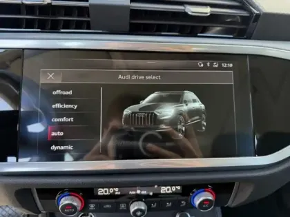 Photo 7 Audi Q3  35 TFSI 150ch Mild Hybrid Design Luxe S tronic 7