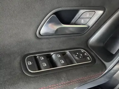 Photo 16 Mercedes Classe A 250 e Hybrid EQ AMG Line