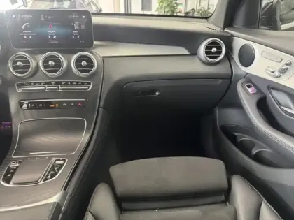 Photo 12 Mercedes GLC  300e 4MATIC SUV AMG Line
