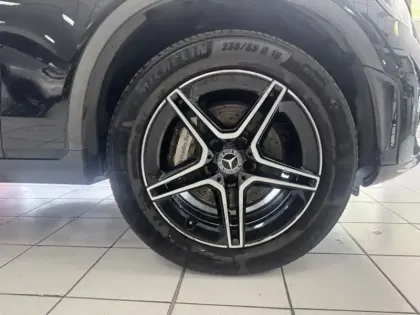 Photo 8 Mercedes GLC  300e 4MATIC SUV AMG Line