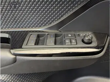 Photo 16 Toyota C-HR 1.8 Hybride 122 Design