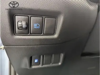 Photo 15 Toyota C-HR 1.8 Hybride 122 Design