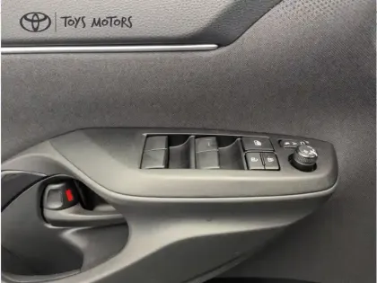 Photo 10 Toyota Yaris Hybride 1.5 HYBRID 116H DESIGN