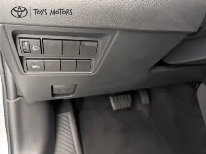 Photo 11 Toyota Yaris Hybride 1.5 HYBRID 116H DESIGN