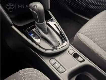 Photo 17 Toyota Yaris Hybride 1.5 HYBRID 116H DESIGN