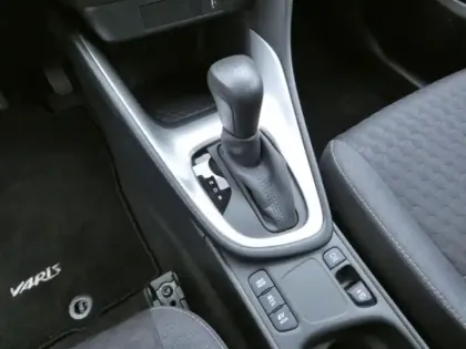 Photo 15 Toyota Yaris Hybride 116h Design