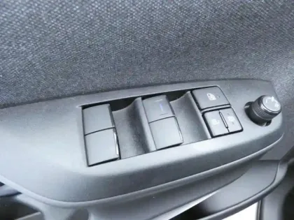 Photo 11 Toyota Yaris Hybride 116h Design