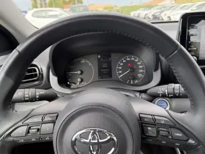 Photo 11 Toyota Yaris Hybride 116h Dynamic Business Pack
