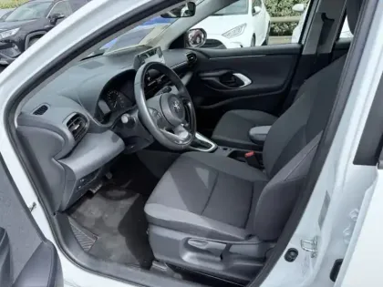 Photo 15 Toyota Yaris Hybride 116h Dynamic Business Pack