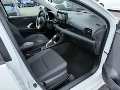Photo 17 Toyota Yaris Hybride 116h Dynamic Business Pack