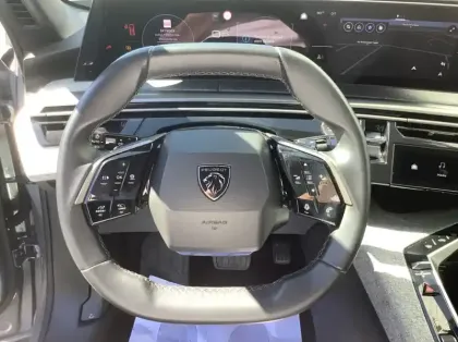 Photo 17 Peugeot 3008 Nouveau Hybrid 136 e-DCS6 Allure