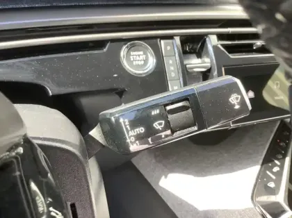 Photo 19 Peugeot 3008 Nouveau Hybrid 136 e-DCS6 Allure