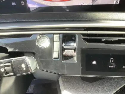 Photo 21 Peugeot 3008 Nouveau Hybrid 136 e-DCS6 Allure