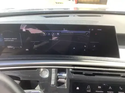 Photo 14 Peugeot 3008 Nouveau Hybrid 136 e-DCS6 Allure