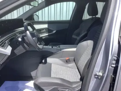 Photo 10 Peugeot 3008 Nouveau Hybrid 136 e-DCS6 Allure