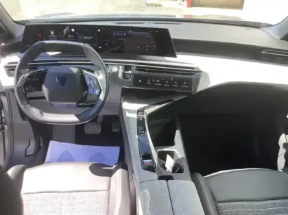 Photo 12 Peugeot 3008 Nouveau Hybrid 136 e-DCS6 Allure