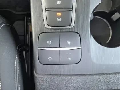 Photo 17 Ford Kuga 2.5 Duratec 190ch FHEV E85 Vignale BVA