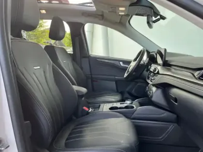 Photo 26 Ford Kuga 2.5 Duratec 190ch FHEV E85 Vignale BVA