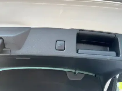 Photo 18 Ford Kuga 2.5 Duratec 190ch FHEV E85 Vignale BVA