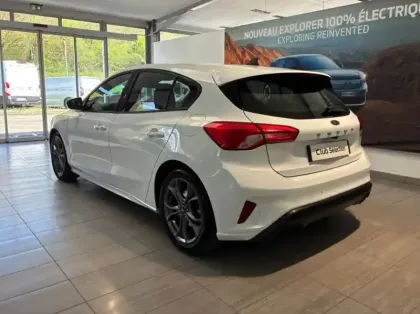 Photo 12 Ford Focus 1.0 Flexifuel 125ch mHEV ST-Line