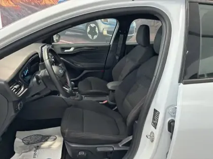 Photo 9 Ford Focus 1.0 Flexifuel 125ch mHEV ST-Line