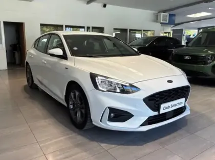 Photo 11 Ford Focus 1.0 Flexifuel 125ch mHEV ST-Line