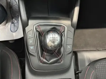 Photo 7 Ford Focus 1.0 Flexifuel 125ch mHEV ST-Line