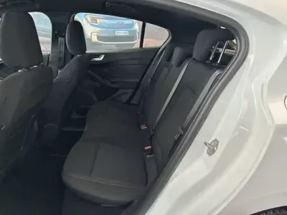 Photo 8 Ford Focus 1.0 Flexifuel 125ch mHEV ST-Line